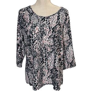 Large Multi Color 3/4 Sleeve Tee (Black, White, Pink), Soft and Flattering